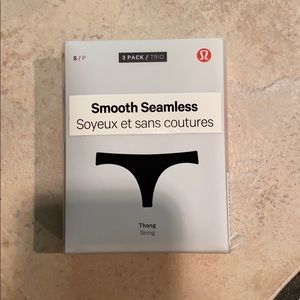NWT lululemon Smooth Seamless Thong 3 Pack